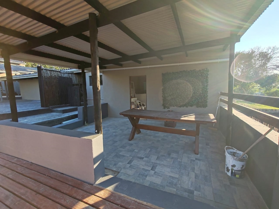 Commercial Property for Sale in Colleen Glen Eastern Cape